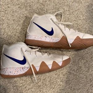 Kobe women’s basketball shoes